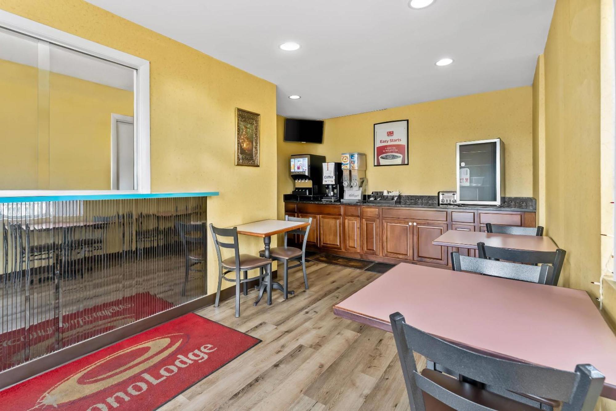 Econo Lodge Fredericksburg Near I-95 מראה חיצוני תמונה