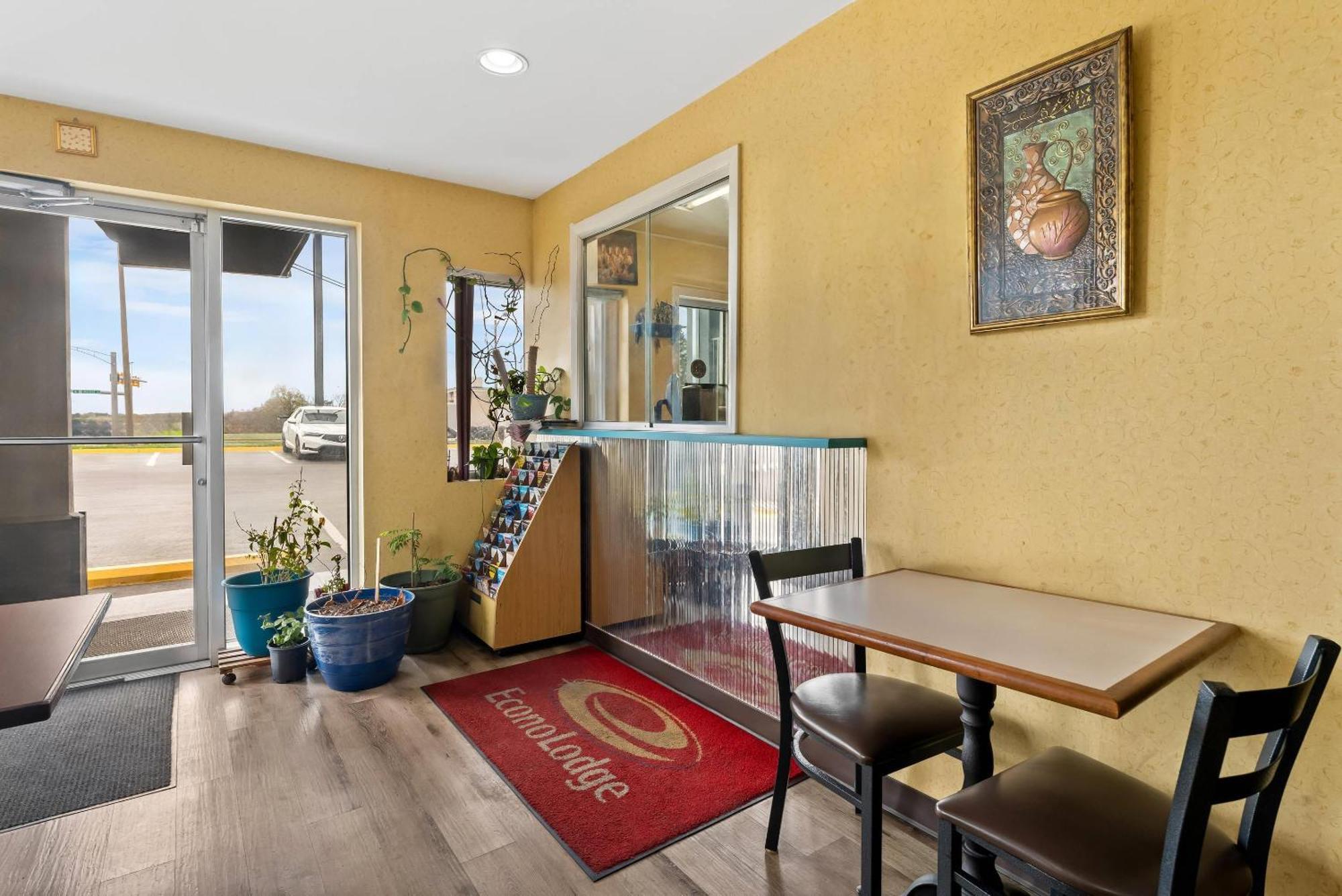 Econo Lodge Fredericksburg Near I-95 מראה חיצוני תמונה